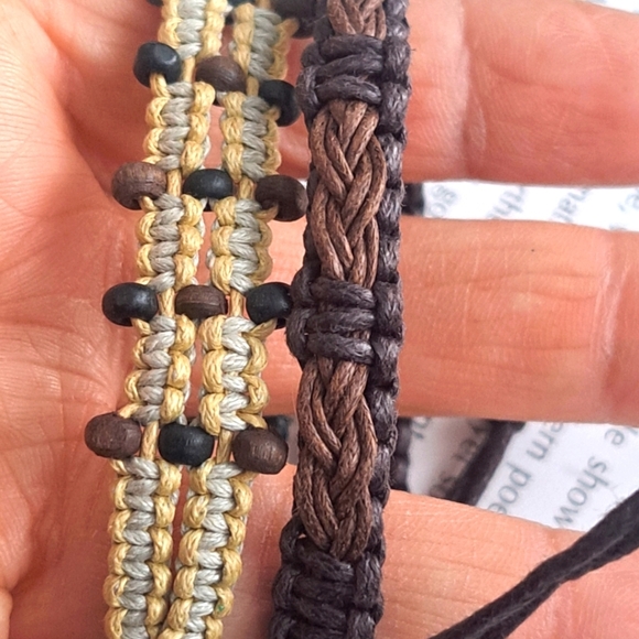 Set of two leather bracelets - Picture 4 of 5